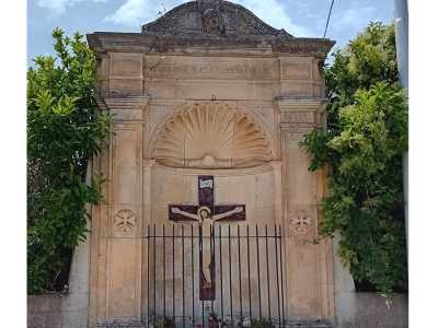 Nonostante ci�, oggi sono in pochi a conoscere la sua esistenza al servizio degli altri: l�unico ricordo che resta nella sua citt� natale sono una via a lui intitolata nel centro storico e un monumento a sua devozione in Largo Piet�